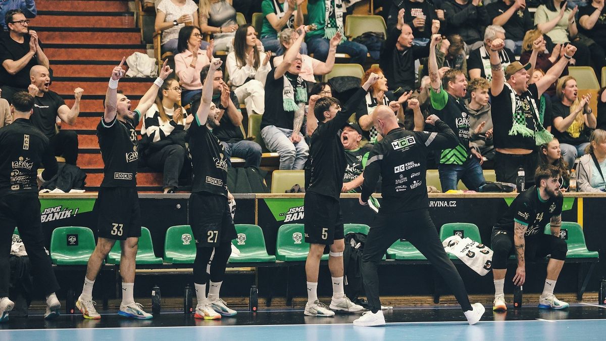 Bláznivý incident v Karviné. Fanoušek napadl nejlepšího hráče soupeře